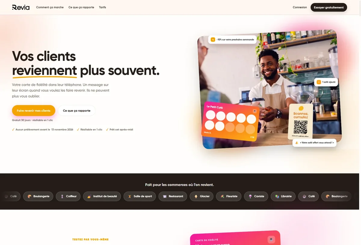 Présentation Revia avec carte de fidélité dans le Wallet et interface commerçant